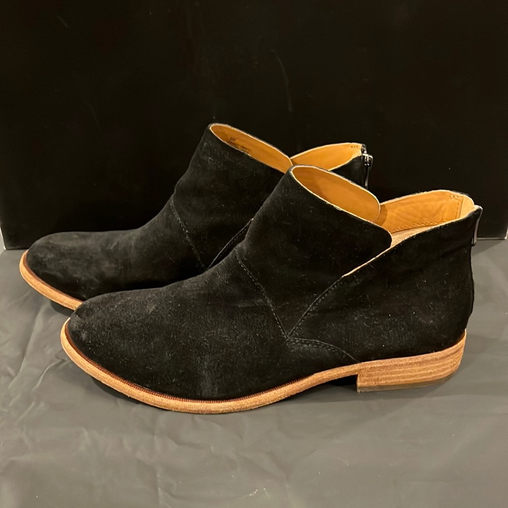 Kork-Ease black suede booties size 9